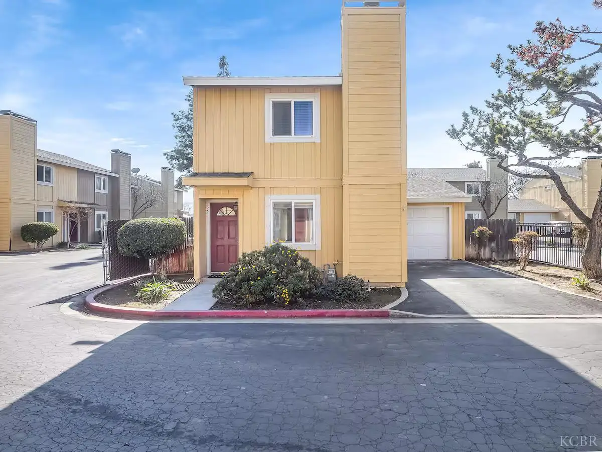 232 N Lemoore Avenue N, Lemoore, CA 93245 - #1