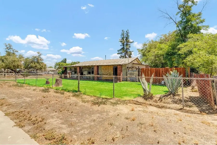 11431 11th Avenue, Hanford, CA 93230 - #2