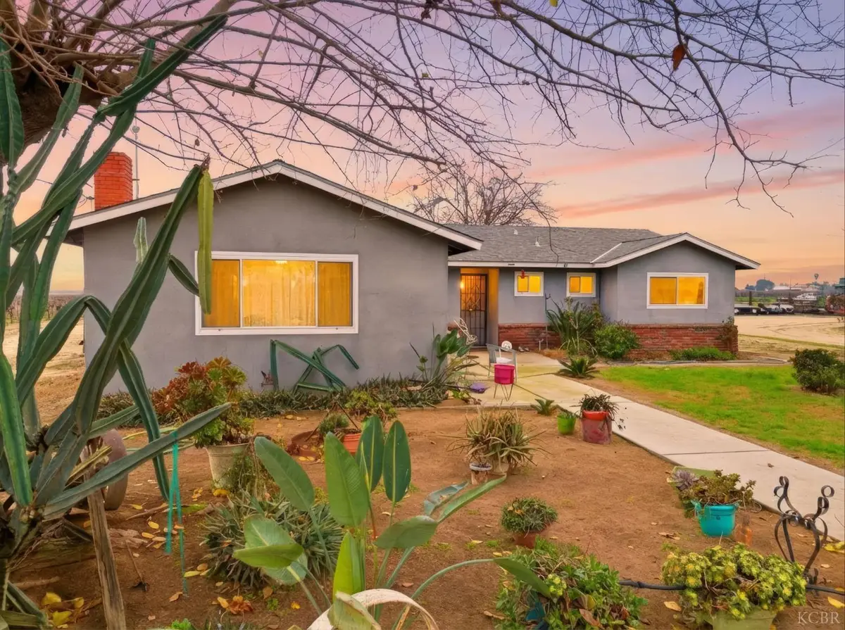 15713 S West Avenue S, Caruthers, CA 93609 - #1