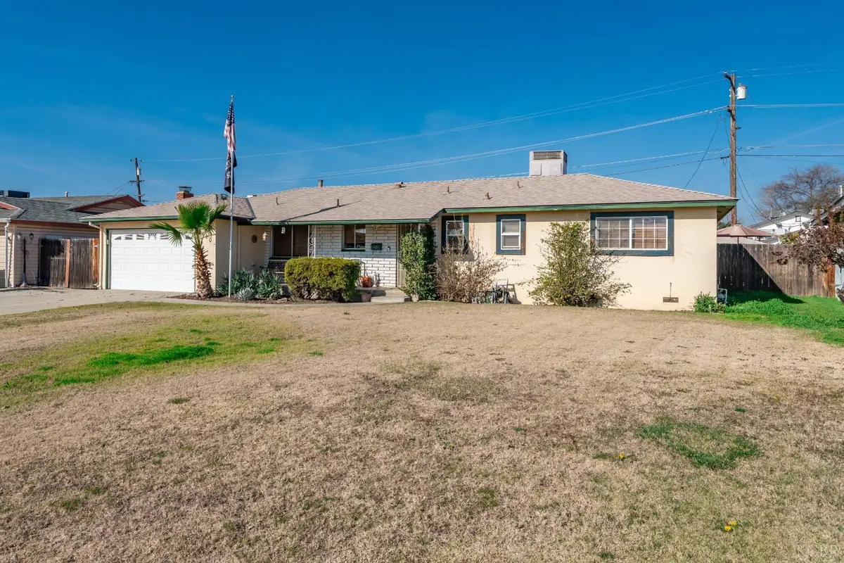 1090 Laurel Lane, Lemoore, CA 93245 - #1