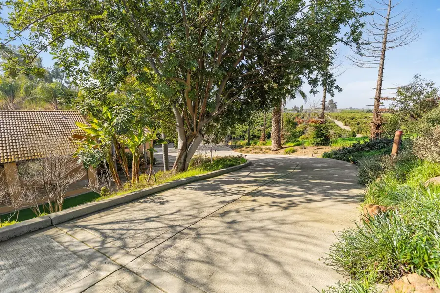 915 S Strathmore Avenue, Lindsay, CA 93274 - #3