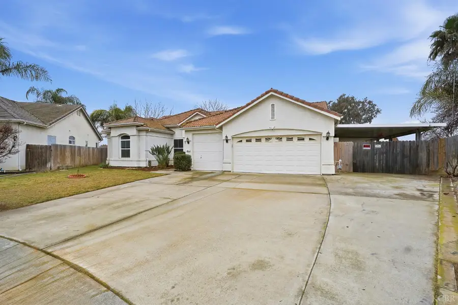 821 E Redwood Circle E, Hanford, CA 93230 - Image #2