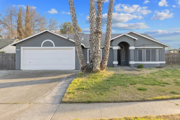 725 Naples Street, Lemoore, CA 93245