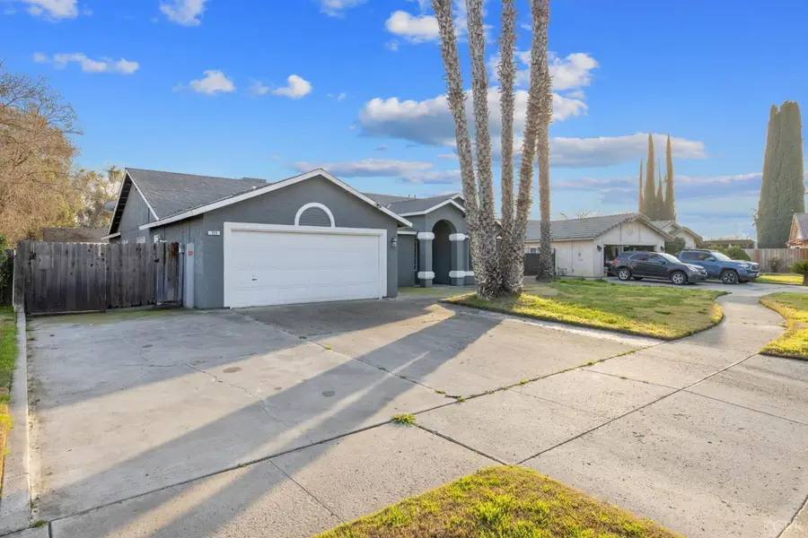 725 Naples Street, Lemoore, CA 93245 - #3