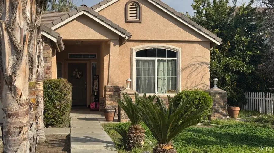 1936 W Heather Lane W, Hanford, CA 93230 - Image #3