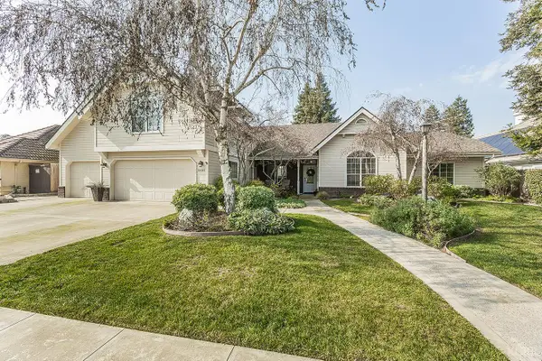2409 SE Cottonwood Circle, Visalia, CA 93277