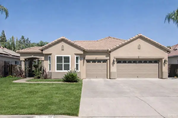 9564 N Larkspur, Fresno, CA 93720