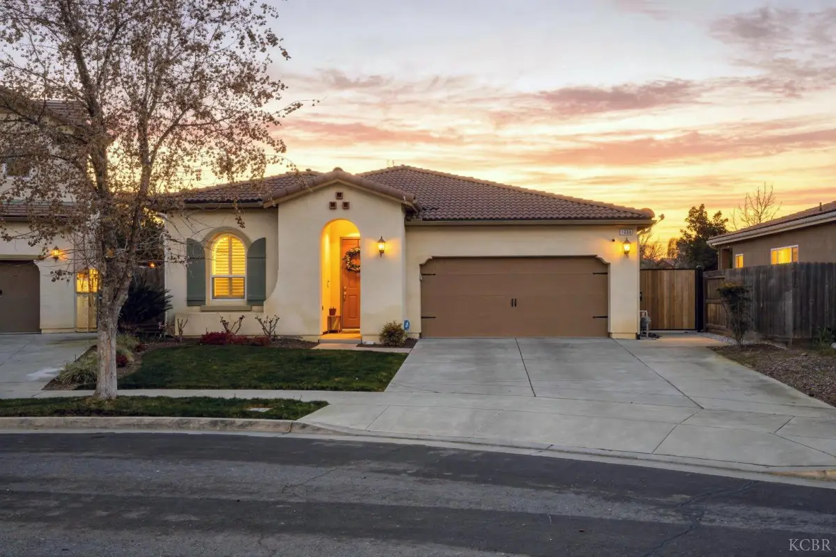 1334 N Vickie Court, Visalia, CA 93291 - Image #1