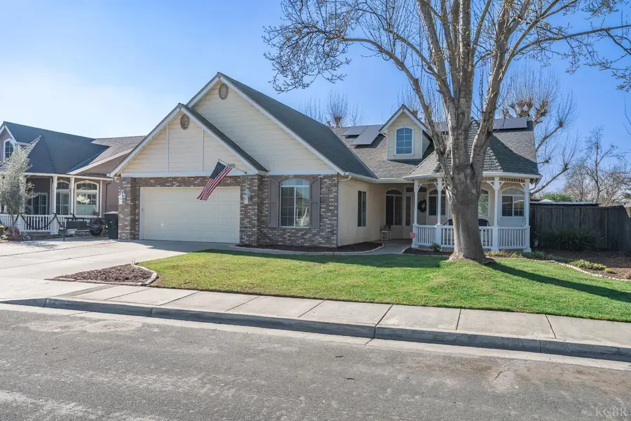 3064 N Yale Way, Hanford, CA 93230 - #2