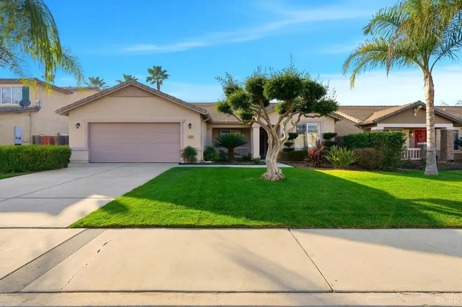 2058 N Chateau Way, Hanford, CA 93230 - #2