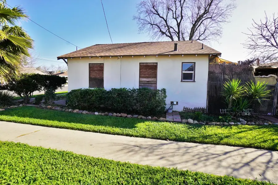 325 Neville Street, Hanford, CA 93230 - #3