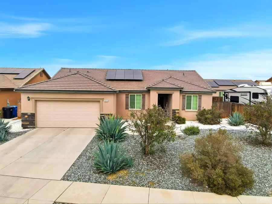 870 Cabrillo Street, Lemoore, CA 93245 - #2