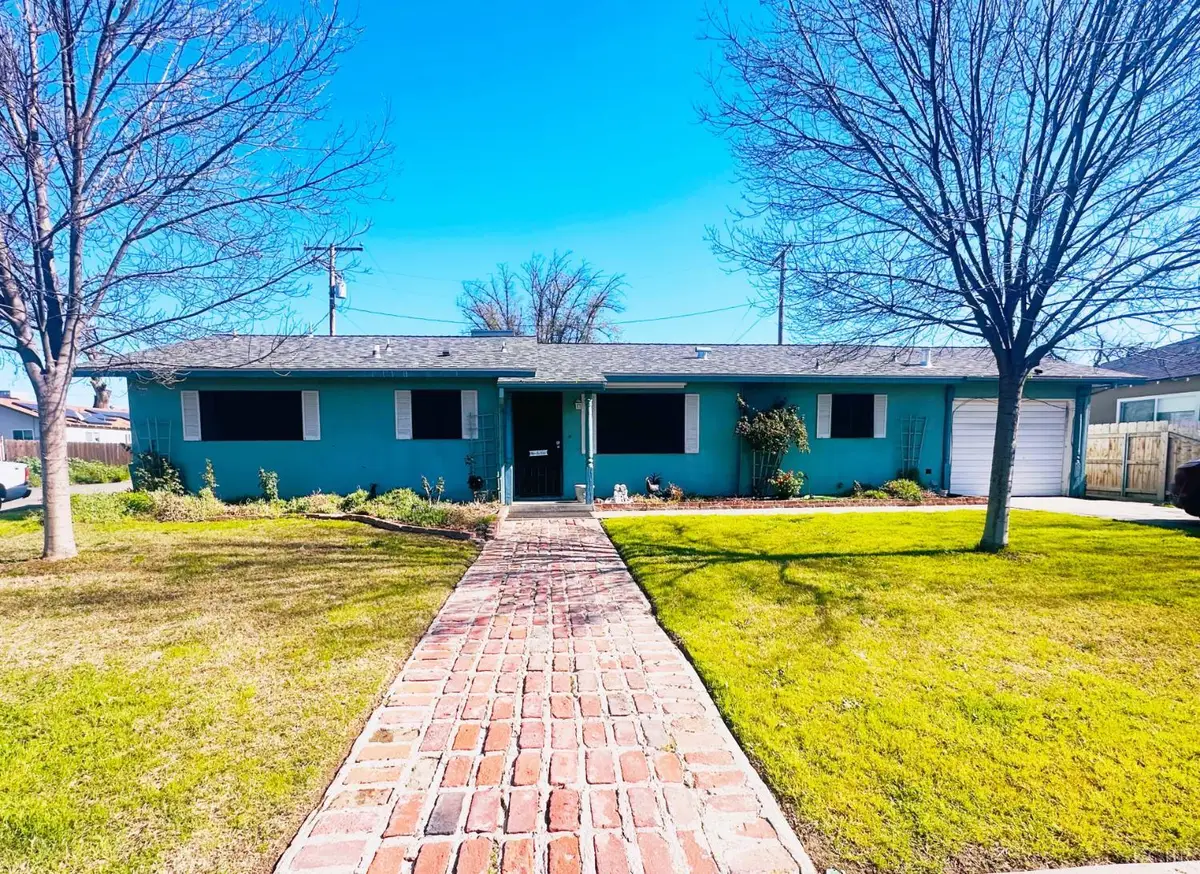 1395 N Alta Way, Hanford, CA 93230 - #1