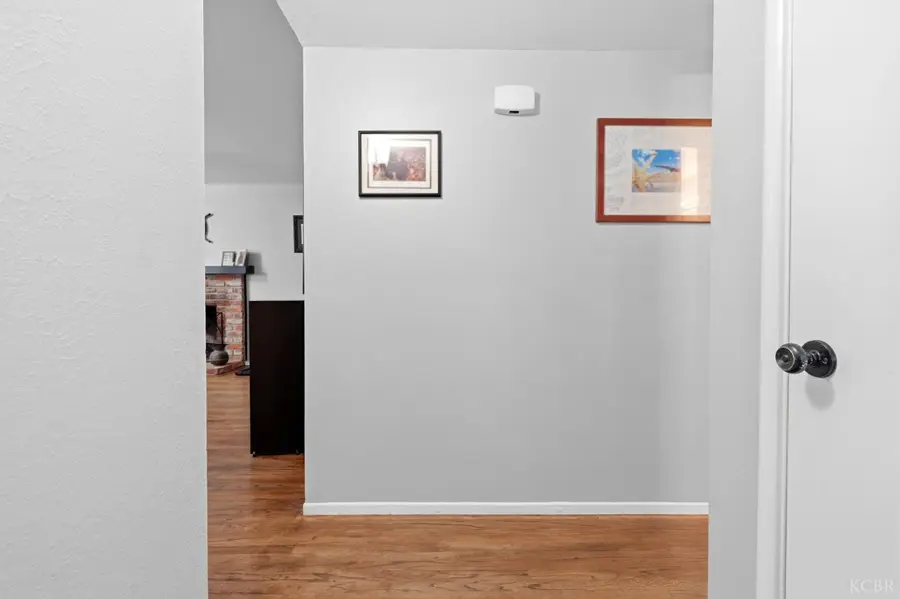 129 W Terrace Drive, Hanford, CA 93230 - #3