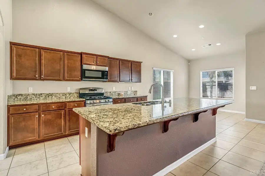 1524 Atlantic Avenue, Lemoore, CA 93245 - #2