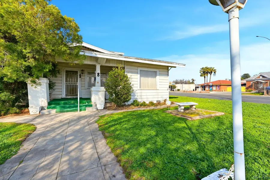8 C Street, Lemoore, CA 93245 - #2
