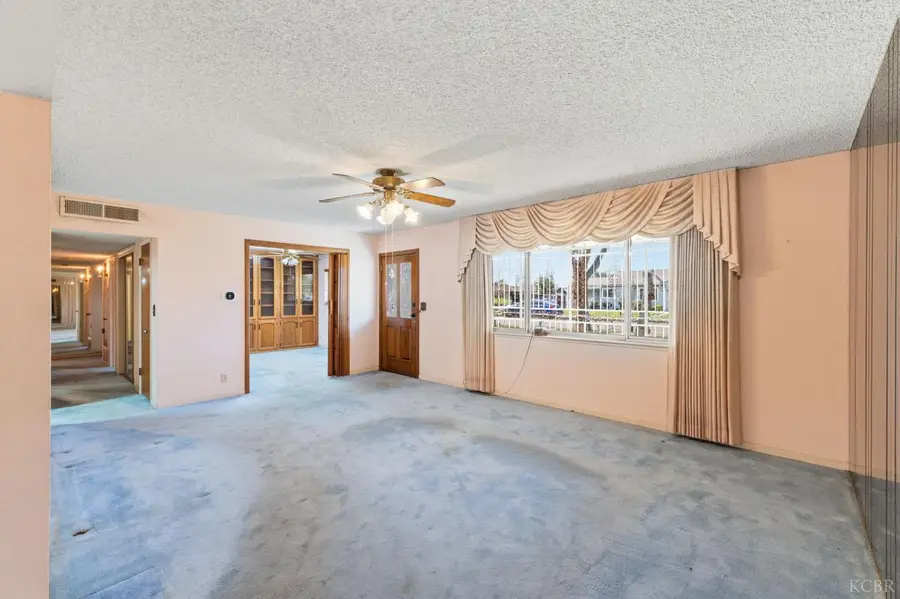 606 N Winery Avenue, Fresno, CA 93727 - #3