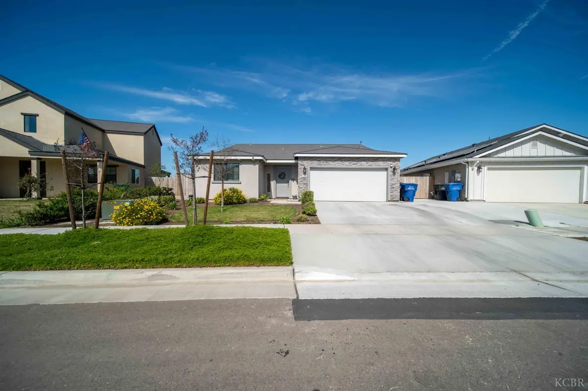 1360 W Angus Court, Hanford, CA 93230 - #1