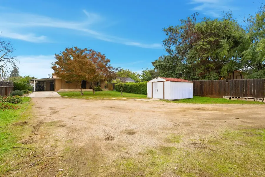 469 Pomgranate Street, Woodlake, CA 93286 - #3