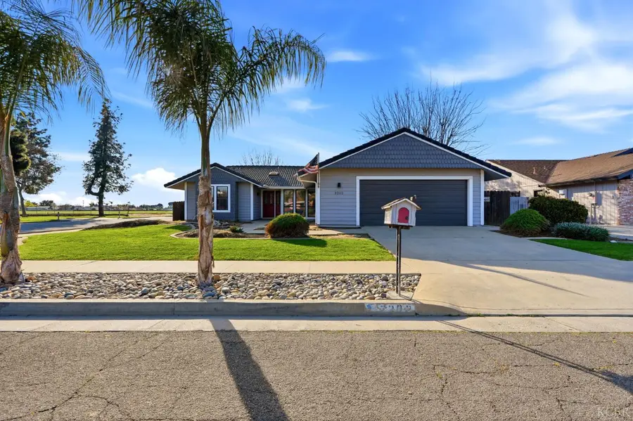2202 Zion Way, Hanford, CA 93230 - #2
