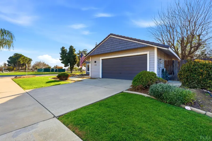2202 Zion Way, Hanford, CA 93230 - #3