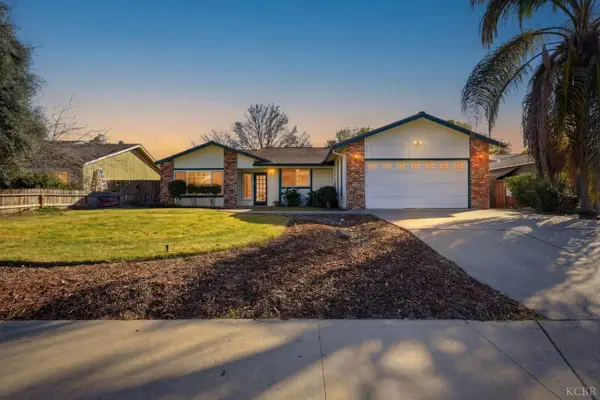 831 Redwood Lane, Lemoore, CA 93245