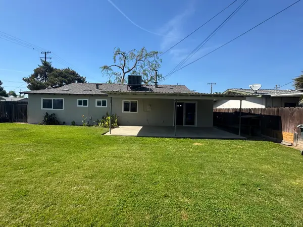 2215 N Mayfair Drive, Hanford, CA 93230