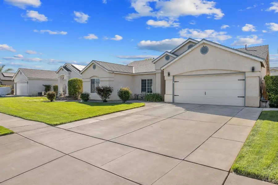 1587 Persimmon Street, Lemoore, CA 93245 - #3