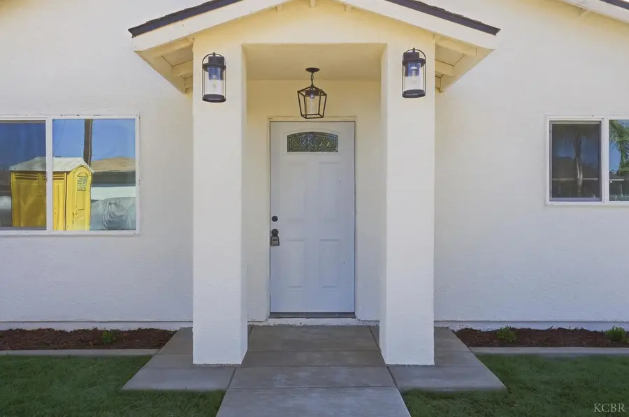 14067 Walnut Street, Armona, CA 93202 - #3