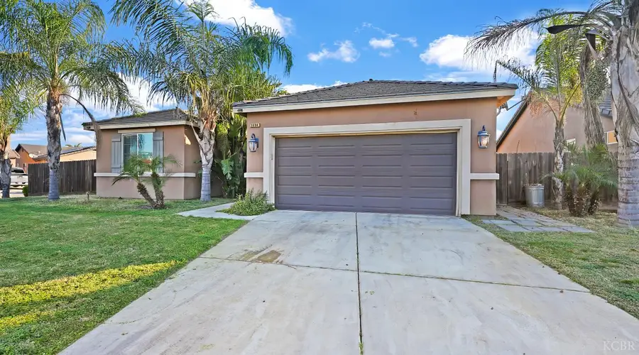 3004 SE La Vida Court, Visalia, CA 93292 - #3