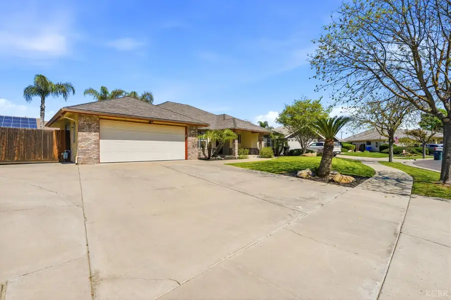 1332 Lincoln Lane, Lemoore, CA 93245 - #3