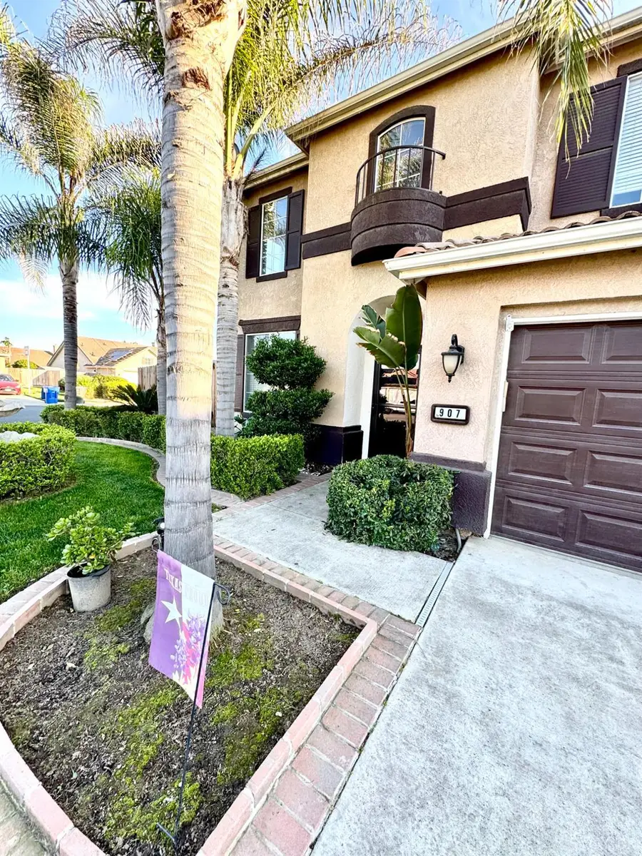 907 W Windsor Drive, Hanford, CA 93230 - #3