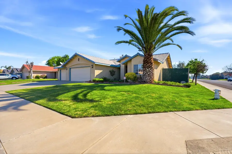 2403 Cherrywood Court, Hanford, CA 93230 - #3