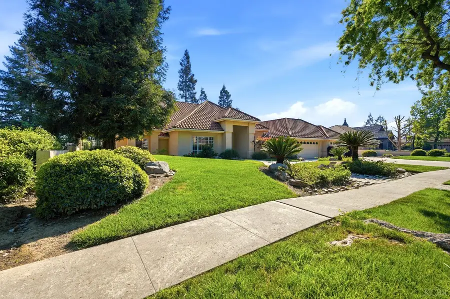 3403 E Vassar Court, Visalia, CA 93292 - #3