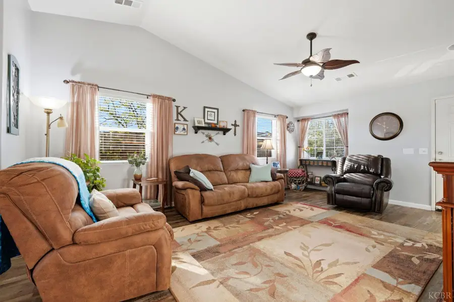 1431 W Ambassador Way, Hanford, CA 93230 - #3