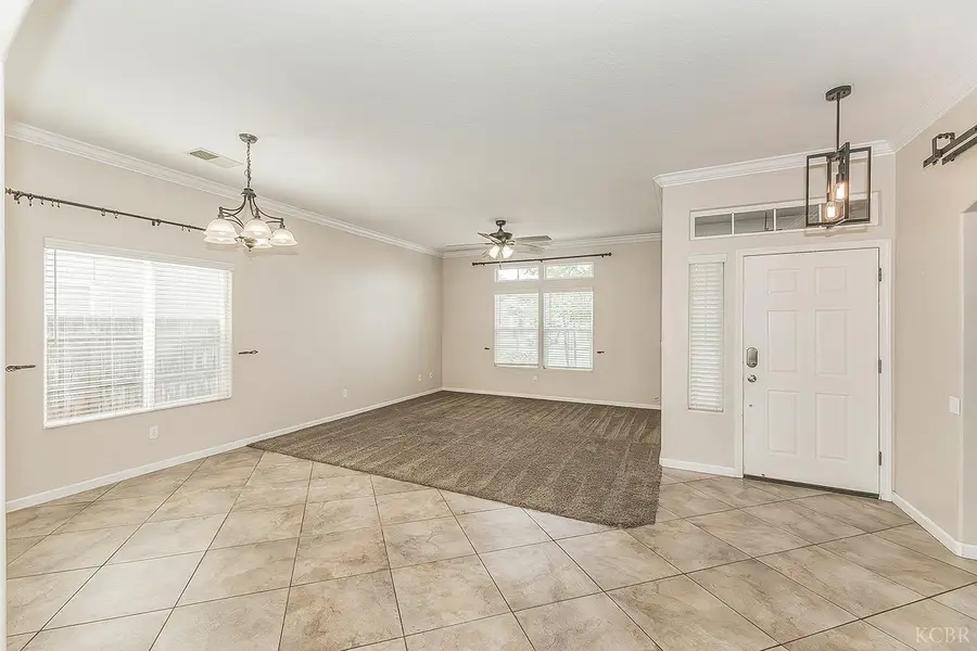 1847 W Heather Lane, Hanford, CA 93230 - #3