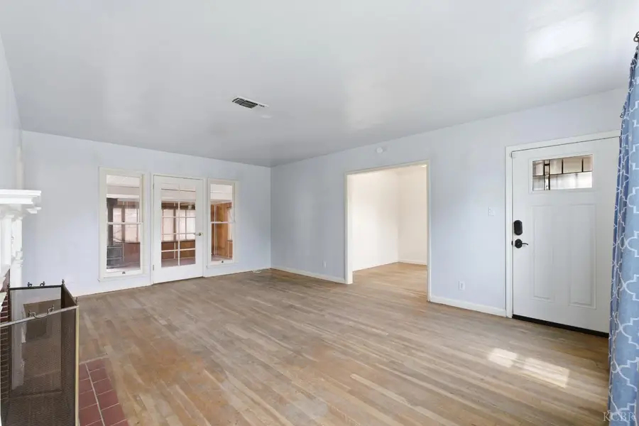 142 W Bush, Lemoore, CA 93245 - #3