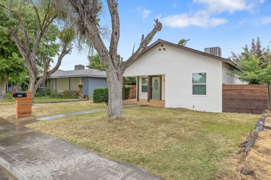 524 S 6th Street, Kerman, CA 93630 - #3