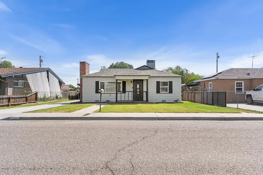 343 Walnut Street, Lemoore, CA 93245 - #2