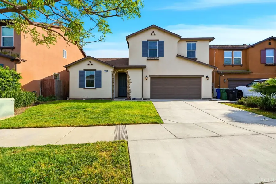 555 Portola Street, Lemoore, CA 93245 - #2