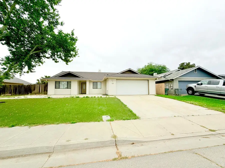 1708 Saltbrush Avenue, Coalinga, CA 93210 - #2
