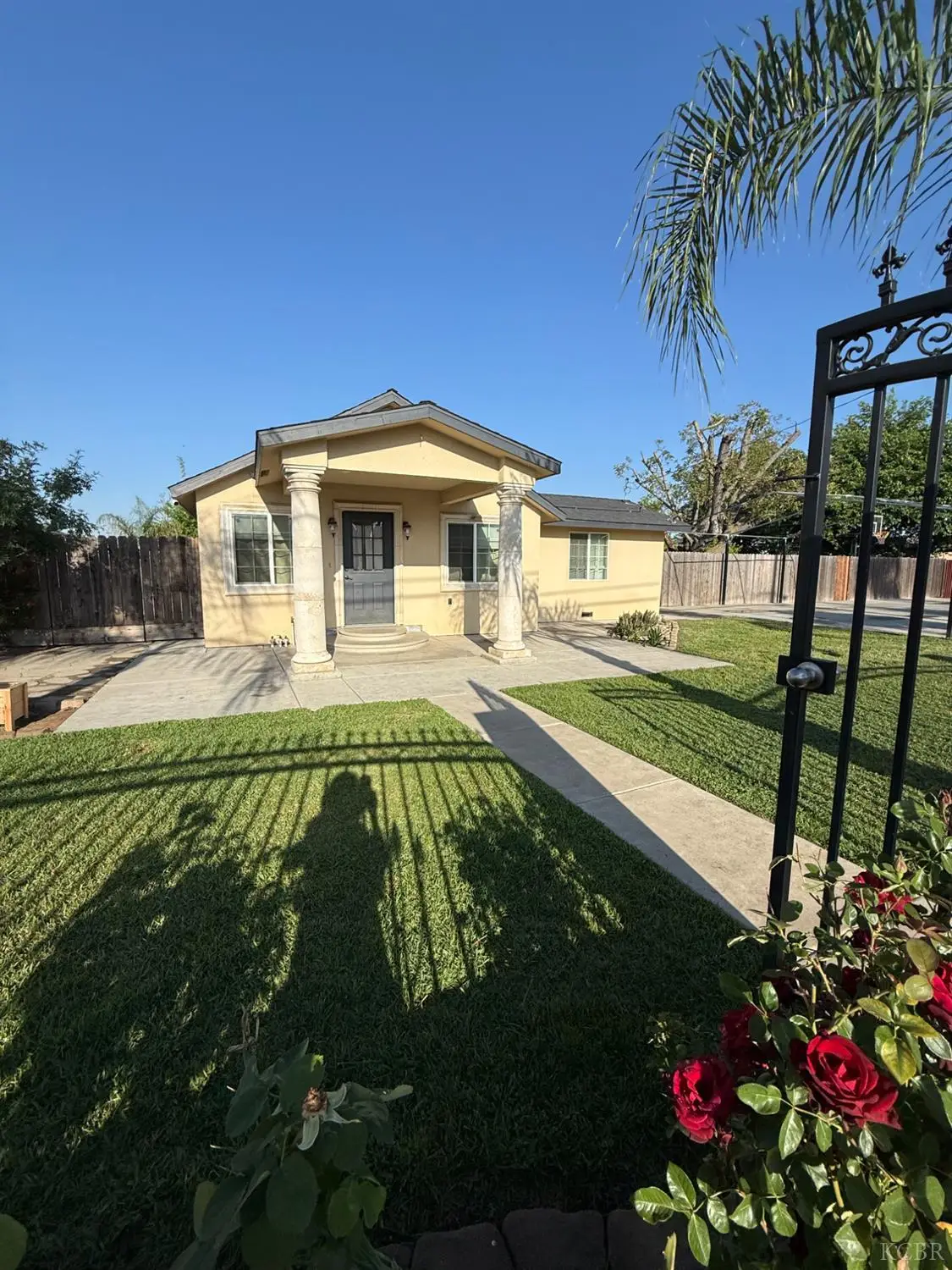 1463 Rowell, Fresno, CA 93703 - #1