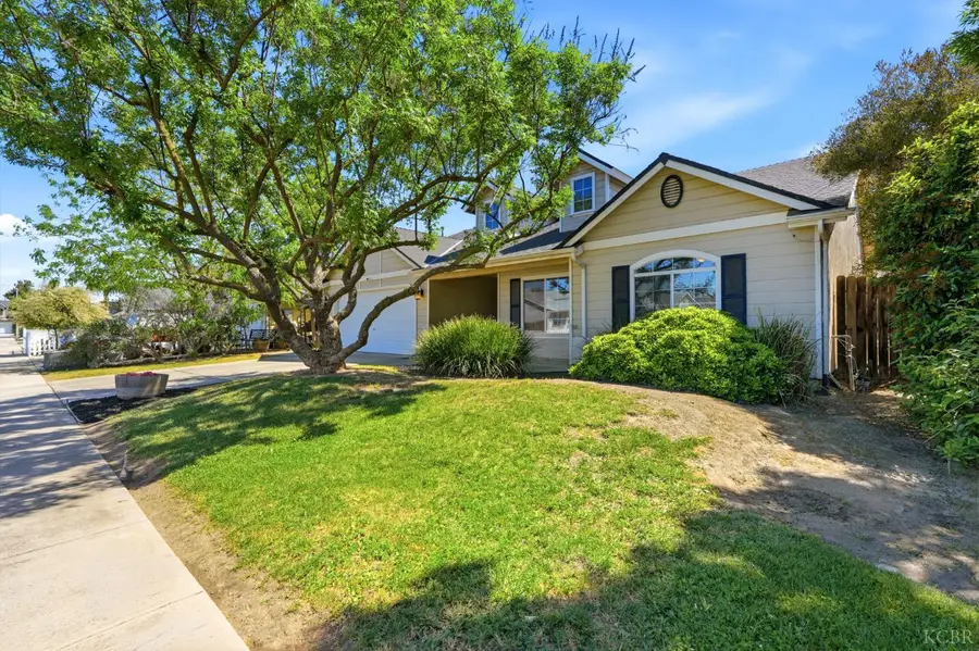 859 W Julia Way, Hanford, CA 93230 - #3