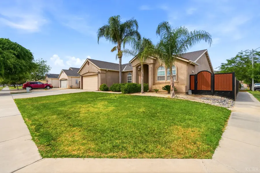 1558 Hawthorn Street, Lemoore, CA 93245 - #3