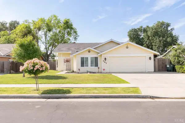 797 Elderwood Lane, Lemoore, CA 93245