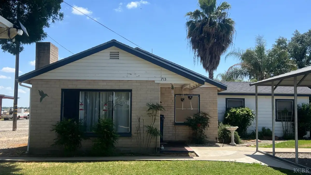 713 E Laguna Avenue, Laton, CA 93242 - #1