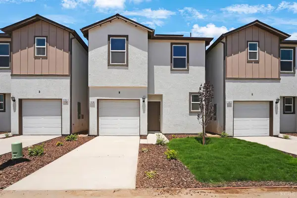 1078 Buena Vista Lane, Hanford, CA 93230