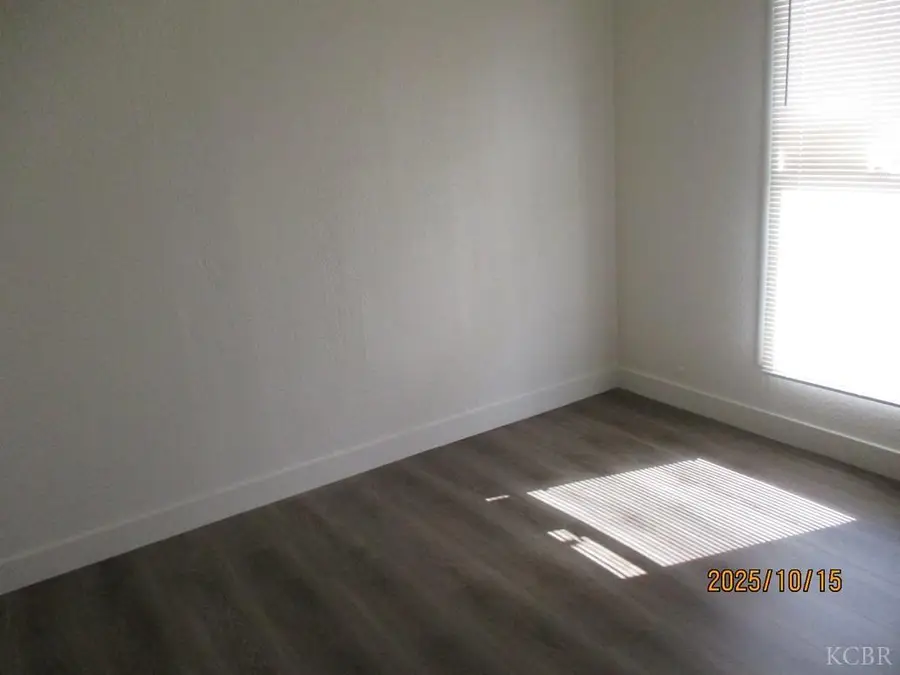 1247 Davis Street, Hanford, CA 93230 - #3
