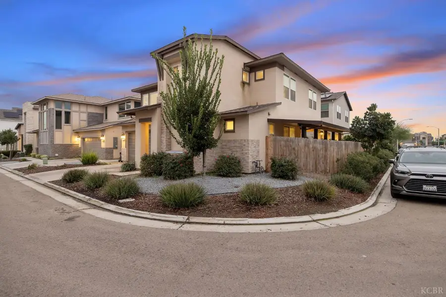 3433 W Milan Avenue W, Visalia, CA 93277 - #2