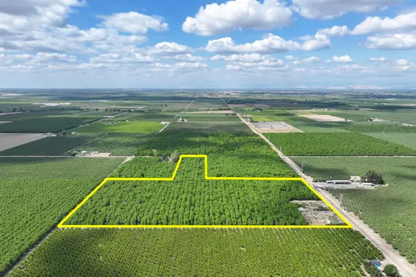 2164 7 1 2 Avenue, Kingsburg, CA 93631